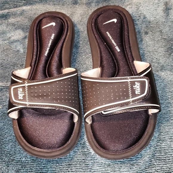 nike comfort slides adjustable